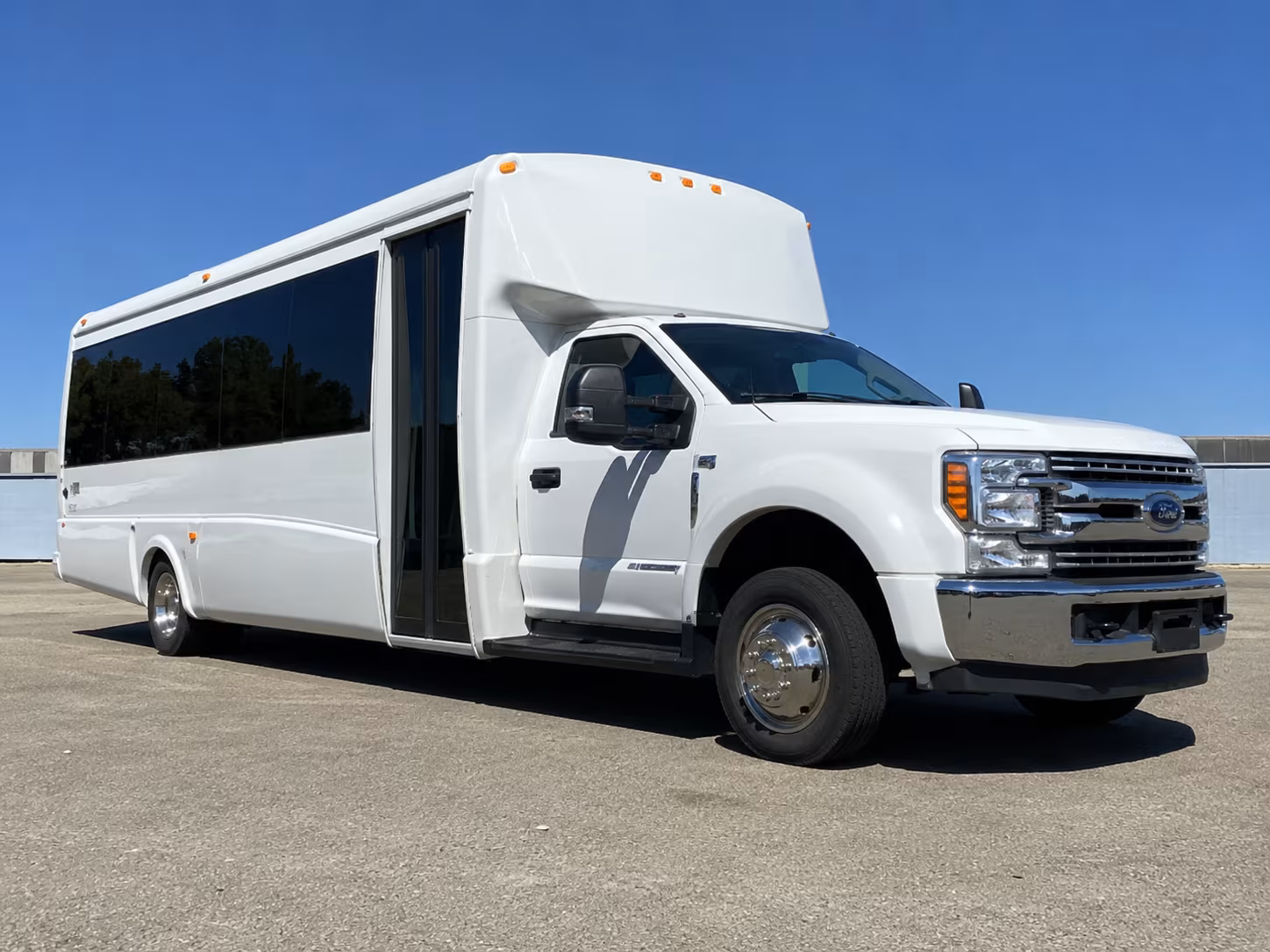 woodland employee shuttle bus services